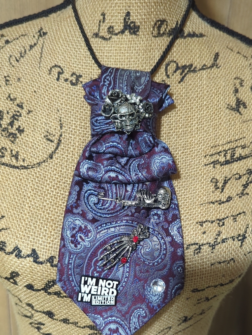 Purple Paisley Gothic Pendant Tie Necklace - Unbranded